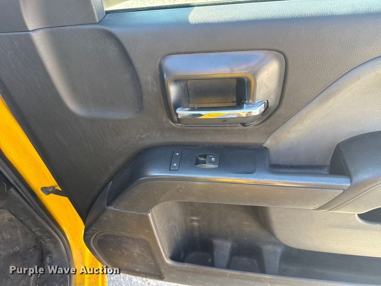 image for item NK9171 2018 Chevrolet Silverado 3500HD utility bed pickup truck