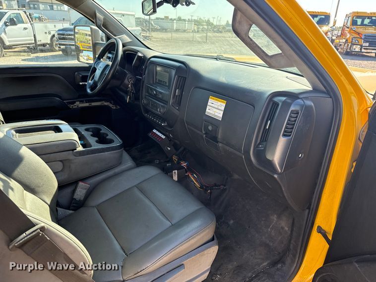 image for item NK9171 2018 Chevrolet Silverado 3500HD utility bed pickup truck