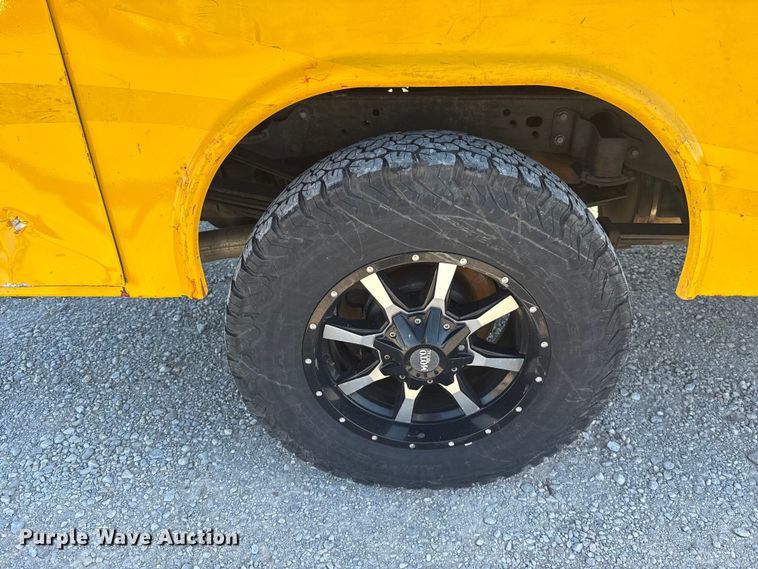 image for item NK9171 2018 Chevrolet Silverado 3500HD utility bed pickup truck