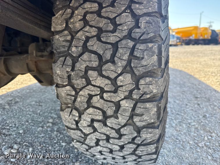 image for item NK9171 2018 Chevrolet Silverado 3500HD utility bed pickup truck