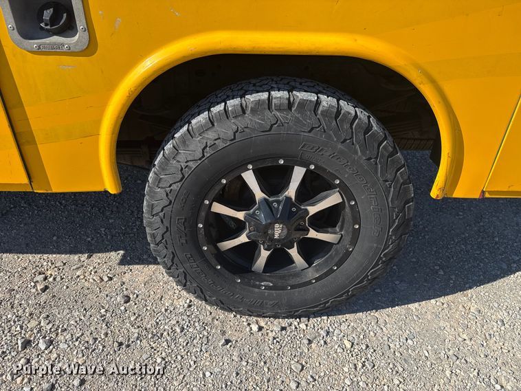 image for item NK9171 2018 Chevrolet Silverado 3500HD utility bed pickup truck