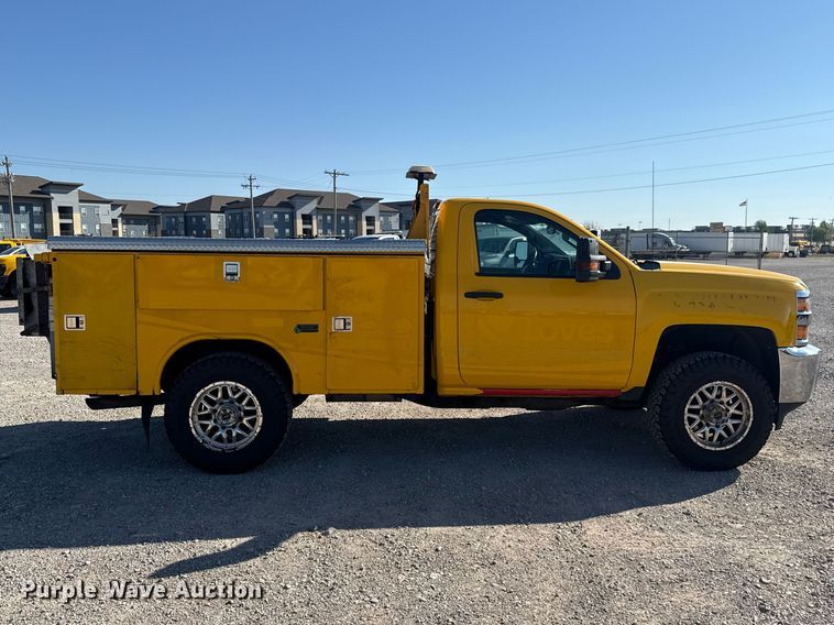 image for item NK9172 2017 Chevrolet Silverado 3500HD utility bed pickup truck