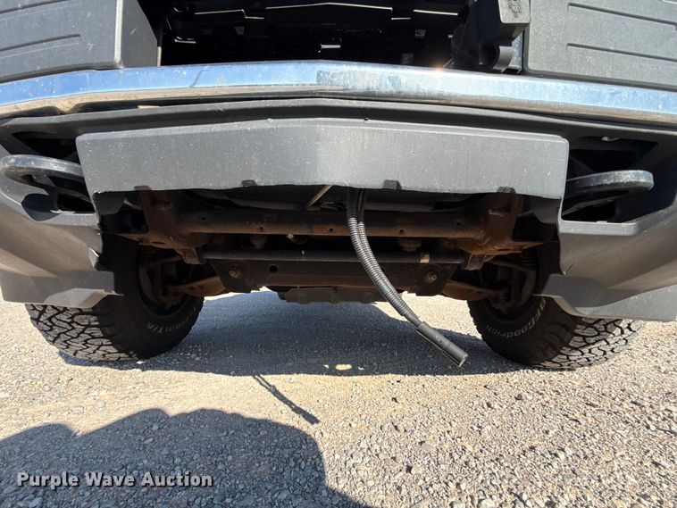 image for item NK9172 2017 Chevrolet Silverado 3500HD utility bed pickup truck