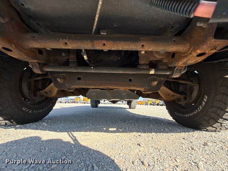 image for item NK9172 2017 Chevrolet Silverado 3500HD utility bed pickup truck