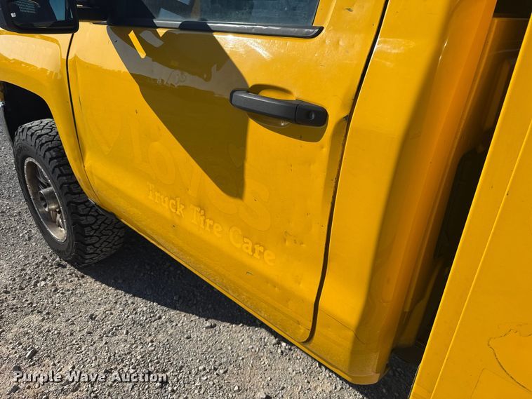 image for item NK9172 2017 Chevrolet Silverado 3500HD utility bed pickup truck