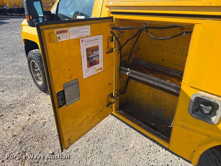 image for item NK9172 2017 Chevrolet Silverado 3500HD utility bed pickup truck