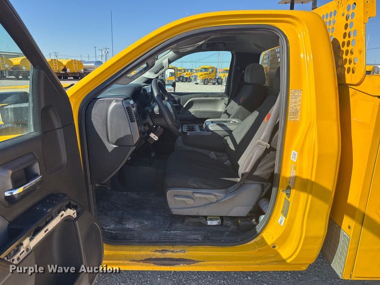 image for item NK9172 2017 Chevrolet Silverado 3500HD utility bed pickup truck