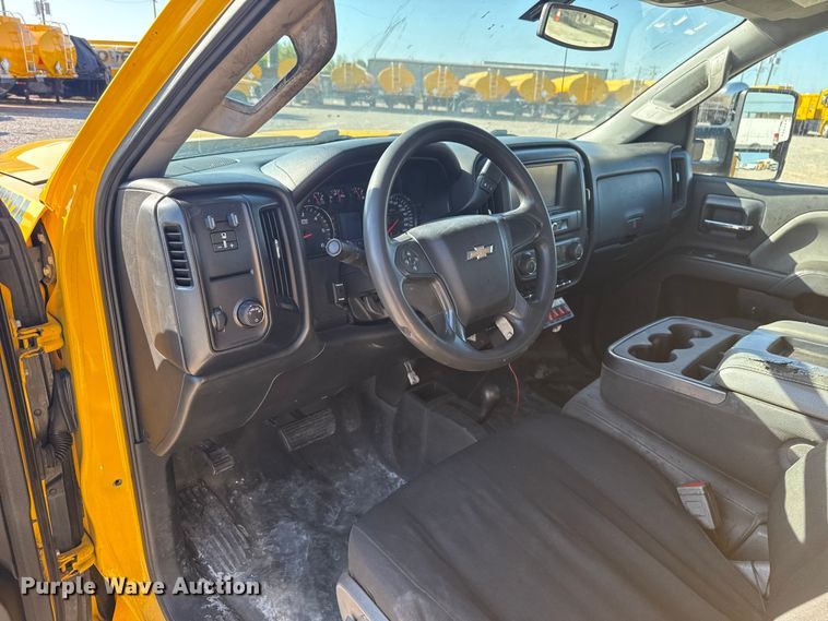 image for item NK9172 2017 Chevrolet Silverado 3500HD utility bed pickup truck