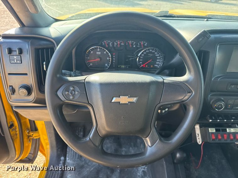 image for item NK9172 2017 Chevrolet Silverado 3500HD utility bed pickup truck