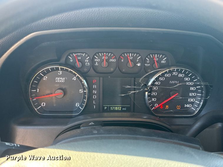 image for item NK9172 2017 Chevrolet Silverado 3500HD utility bed pickup truck