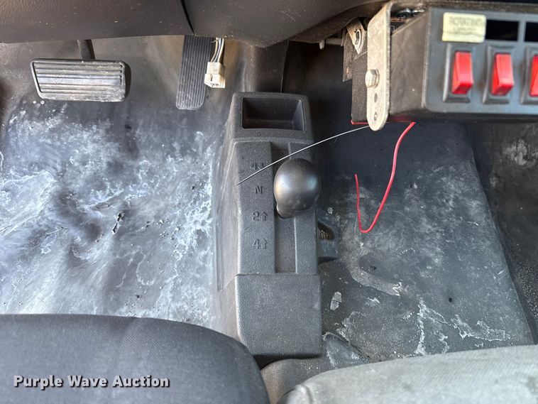 image for item NK9172 2017 Chevrolet Silverado 3500HD utility bed pickup truck