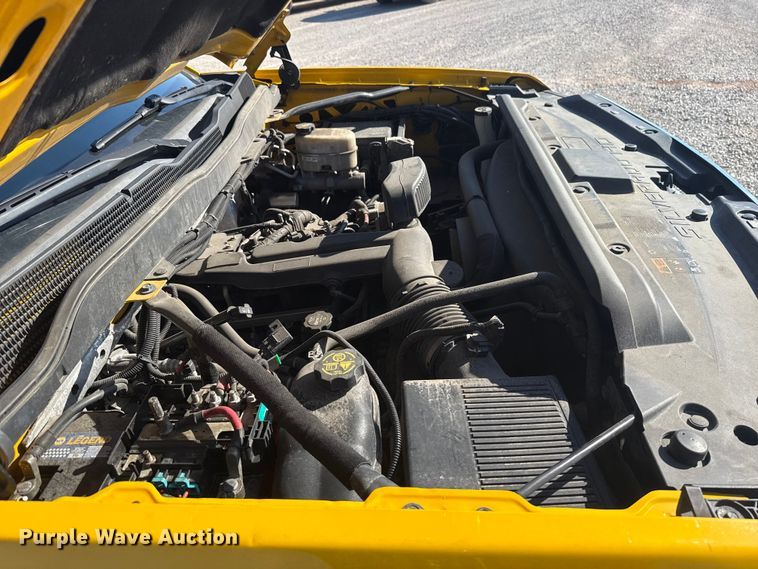 image for item NK9172 2017 Chevrolet Silverado 3500HD utility bed pickup truck