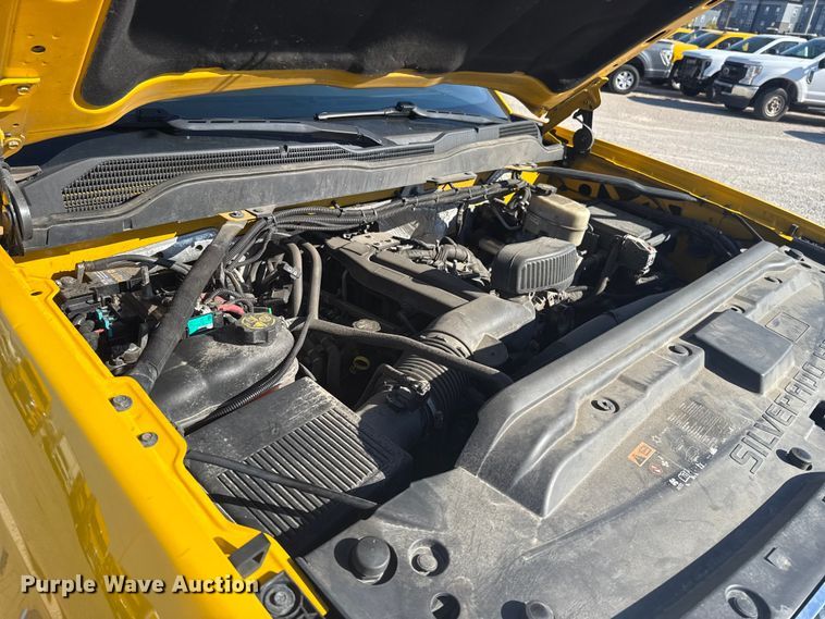 image for item NK9172 2017 Chevrolet Silverado 3500HD utility bed pickup truck