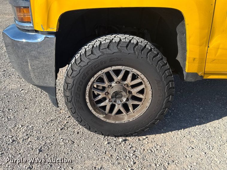 image for item NK9172 2017 Chevrolet Silverado 3500HD utility bed pickup truck