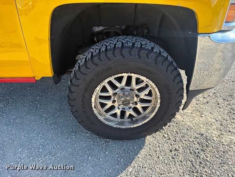 image for item NK9172 2017 Chevrolet Silverado 3500HD utility bed pickup truck