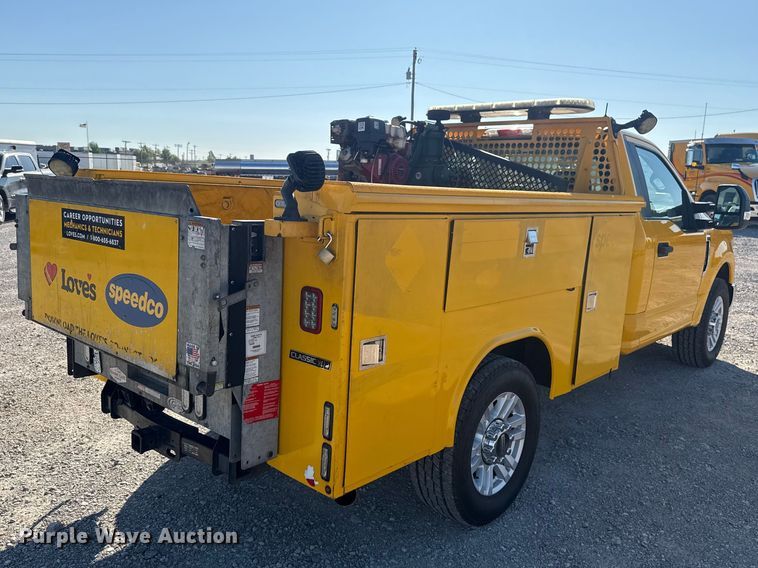 image for item NK9173 2019 Ford F350 Super Duty utility bed pickup truck