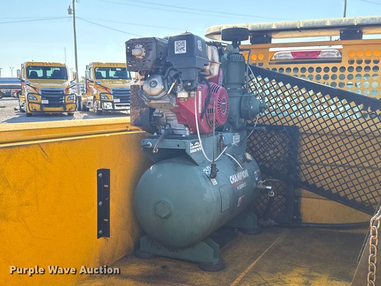 image for item NK9173 2019 Ford F350 Super Duty utility bed pickup truck