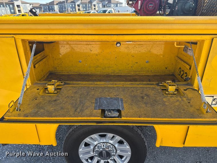 image for item NK9173 2019 Ford F350 Super Duty utility bed pickup truck