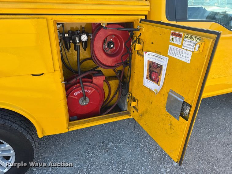 image for item NK9173 2019 Ford F350 Super Duty utility bed pickup truck