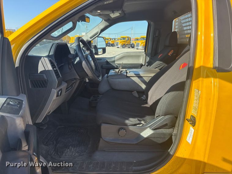 image for item NK9173 2019 Ford F350 Super Duty utility bed pickup truck