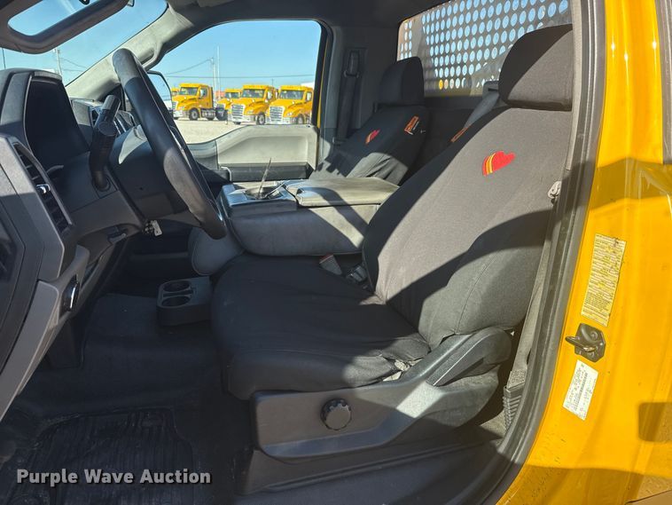 image for item NK9173 2019 Ford F350 Super Duty utility bed pickup truck