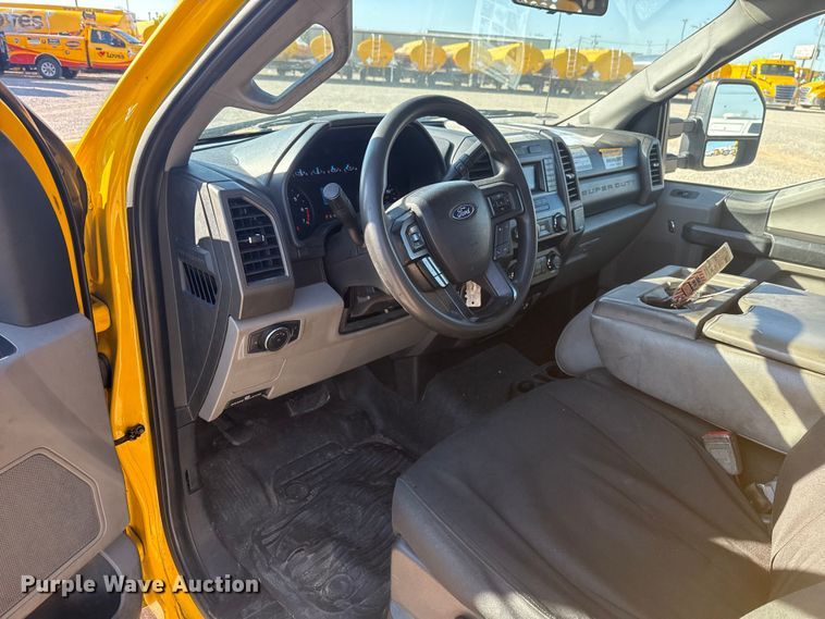 image for item NK9173 2019 Ford F350 Super Duty utility bed pickup truck