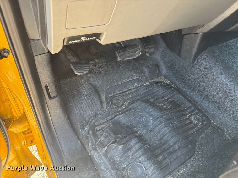 image for item NK9173 2019 Ford F350 Super Duty utility bed pickup truck