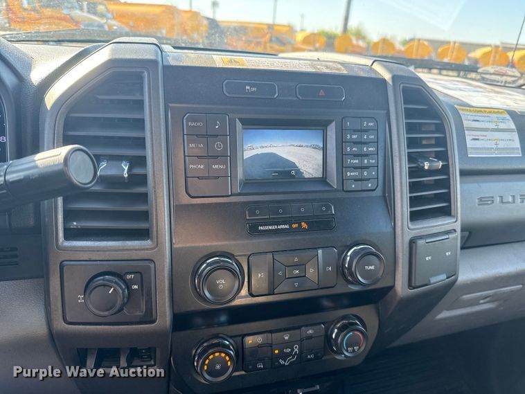 image for item NK9173 2019 Ford F350 Super Duty utility bed pickup truck