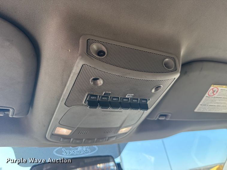 image for item NK9173 2019 Ford F350 Super Duty utility bed pickup truck