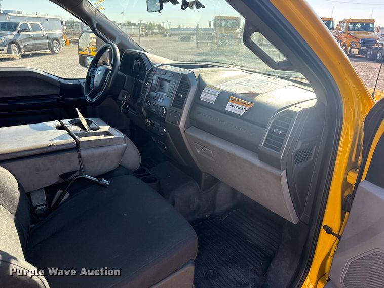 image for item NK9173 2019 Ford F350 Super Duty utility bed pickup truck