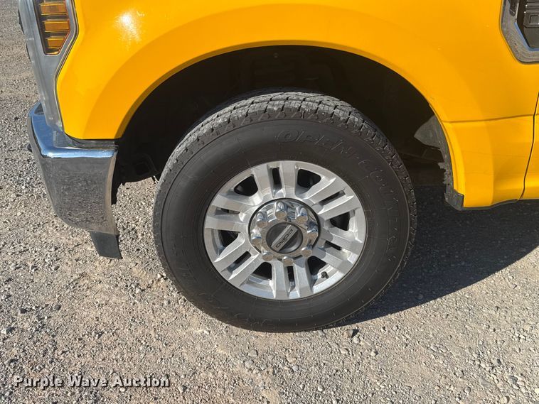 image for item NK9173 2019 Ford F350 Super Duty utility bed pickup truck