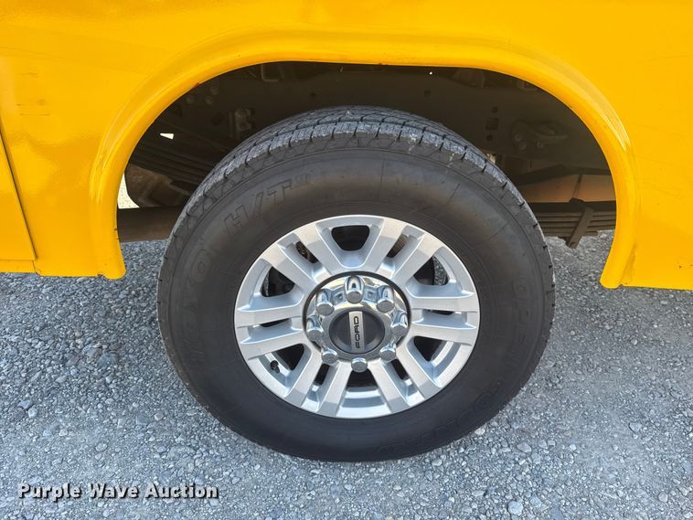 image for item NK9173 2019 Ford F350 Super Duty utility bed pickup truck