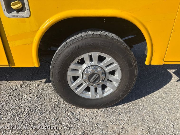 image for item NK9173 2019 Ford F350 Super Duty utility bed pickup truck