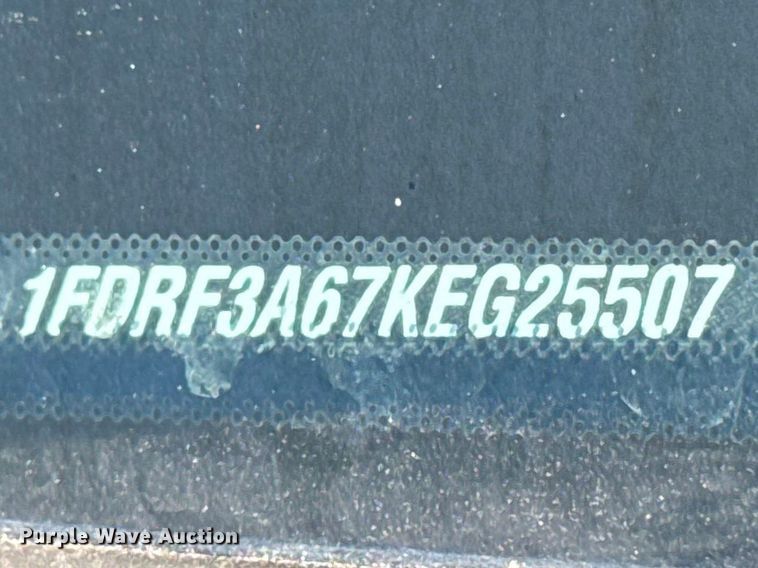 image for item NK9173 2019 Ford F350 Super Duty utility bed pickup truck