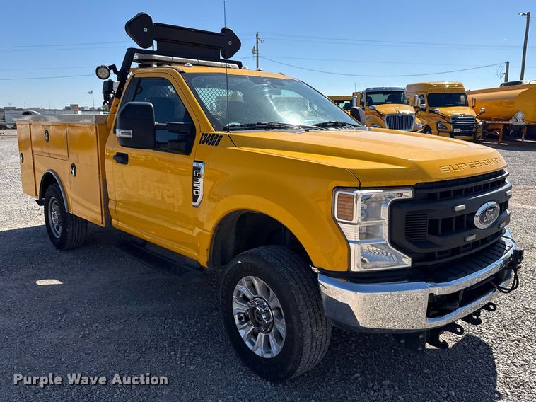 image for item NK9174 2020 Ford F350 Super Duty utility bed pickup truck