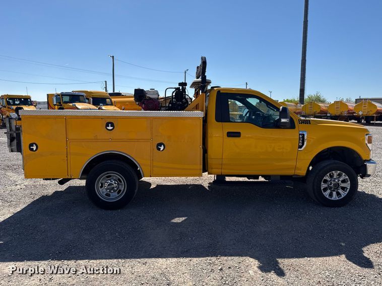 image for item NK9174 2020 Ford F350 Super Duty utility bed pickup truck