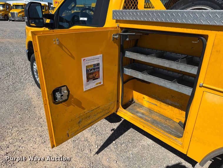 image for item NK9174 2020 Ford F350 Super Duty utility bed pickup truck