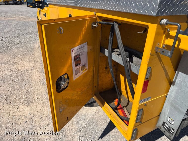 image for item NK9174 2020 Ford F350 Super Duty utility bed pickup truck