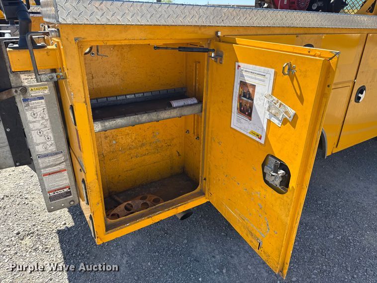 image for item NK9174 2020 Ford F350 Super Duty utility bed pickup truck