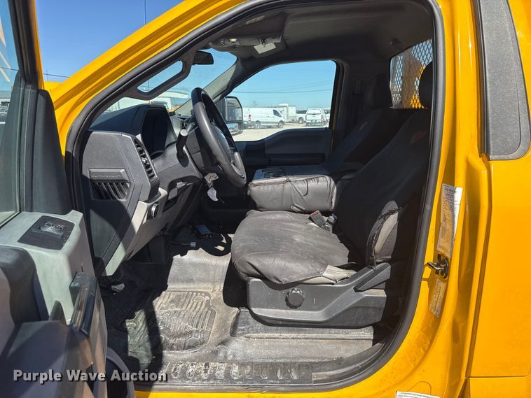 image for item NK9174 2020 Ford F350 Super Duty utility bed pickup truck