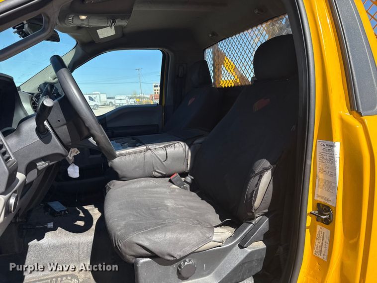 image for item NK9174 2020 Ford F350 Super Duty utility bed pickup truck