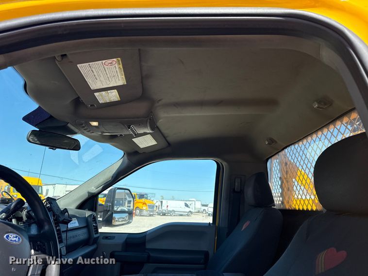 image for item NK9174 2020 Ford F350 Super Duty utility bed pickup truck