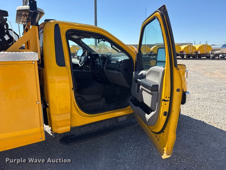 image for item NK9174 2020 Ford F350 Super Duty utility bed pickup truck