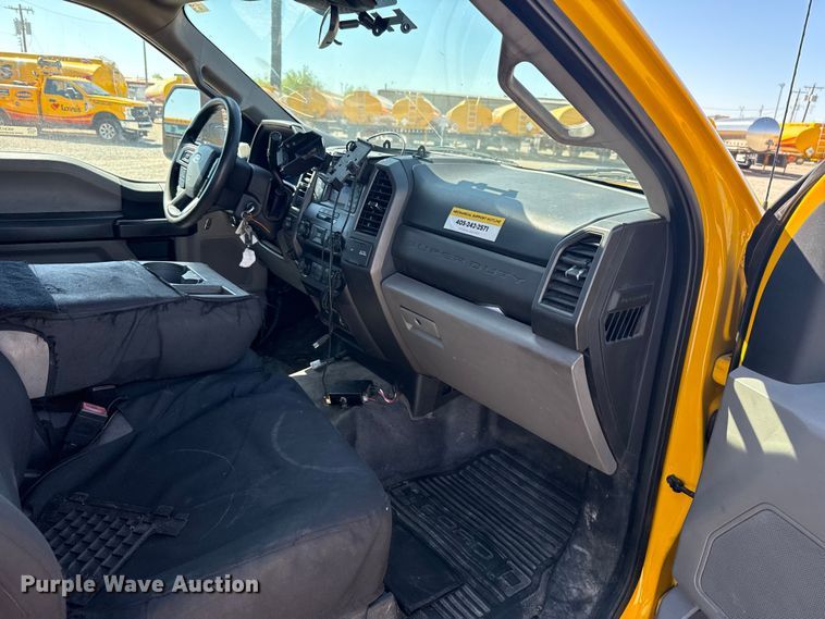 image for item NK9174 2020 Ford F350 Super Duty utility bed pickup truck