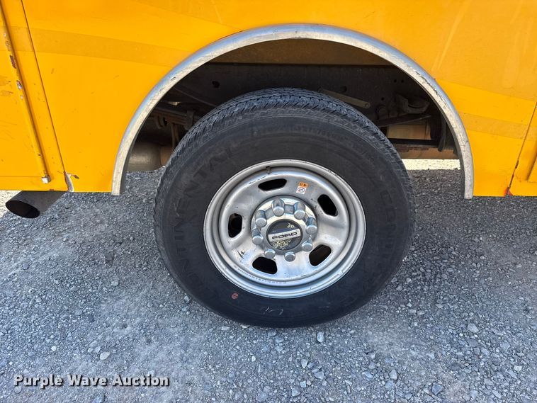 image for item NK9174 2020 Ford F350 Super Duty utility bed pickup truck