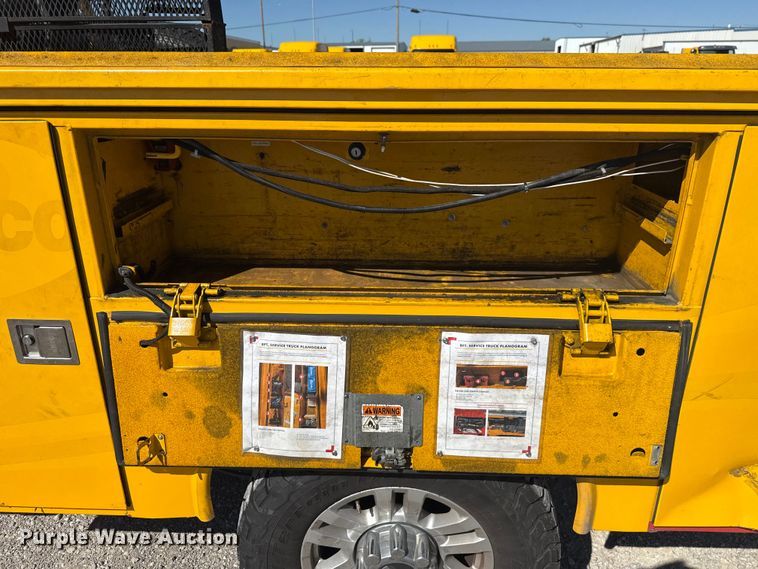 image for item NK9175 2019 Ford F350 Super Duty utility bed pickup truck