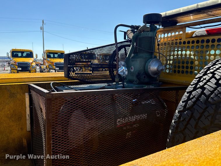 image for item NK9175 2019 Ford F350 Super Duty utility bed pickup truck