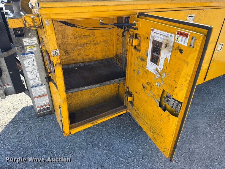 image for item NK9175 2019 Ford F350 Super Duty utility bed pickup truck