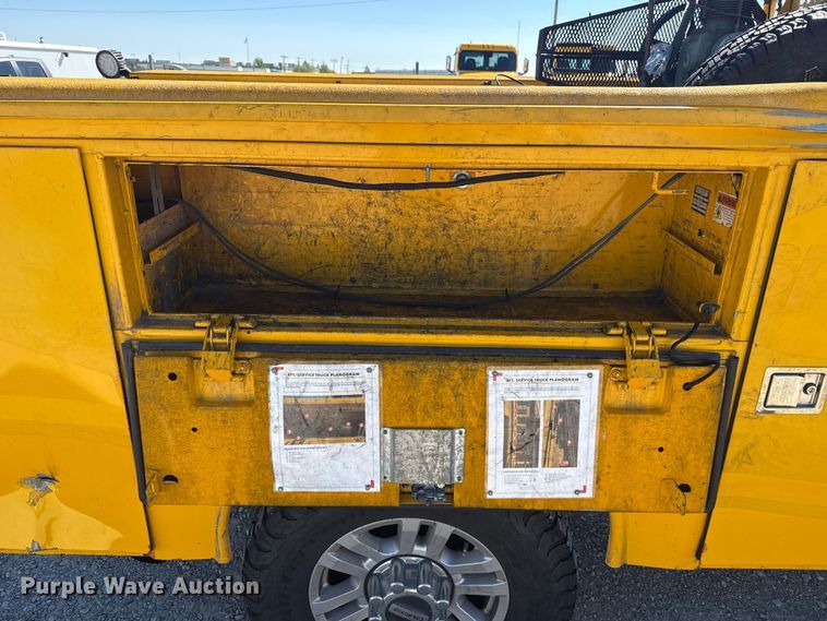 image for item NK9175 2019 Ford F350 Super Duty utility bed pickup truck