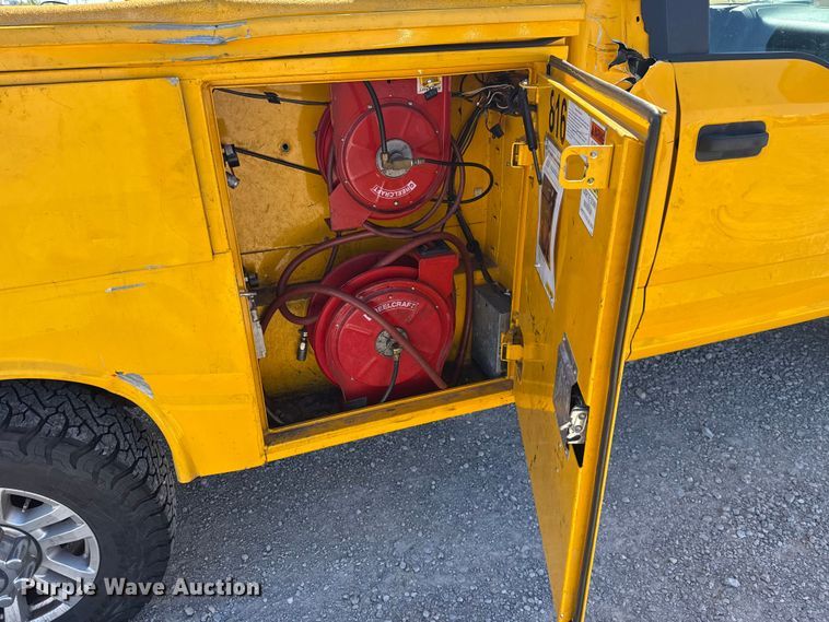 image for item NK9175 2019 Ford F350 Super Duty utility bed pickup truck